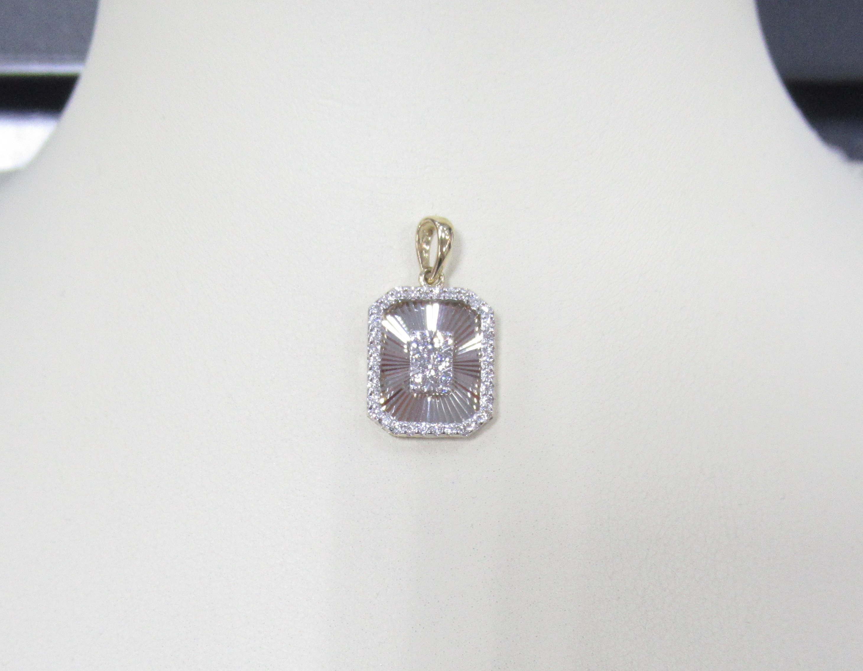 10419-000096 Подвеска (Au 585)